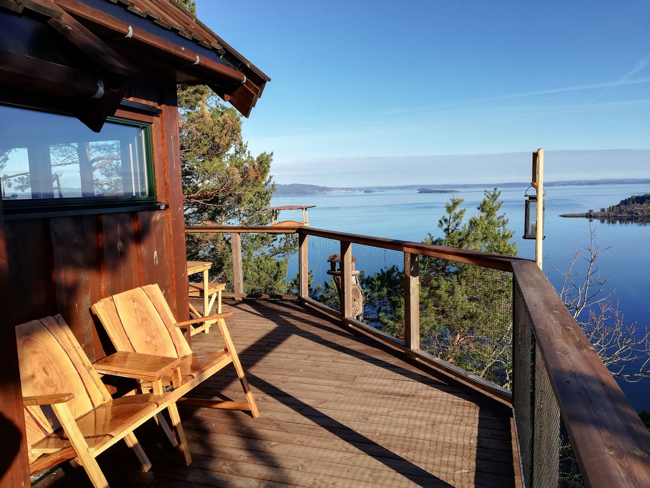 Terrassen på Ugleredet, rett over fjorden